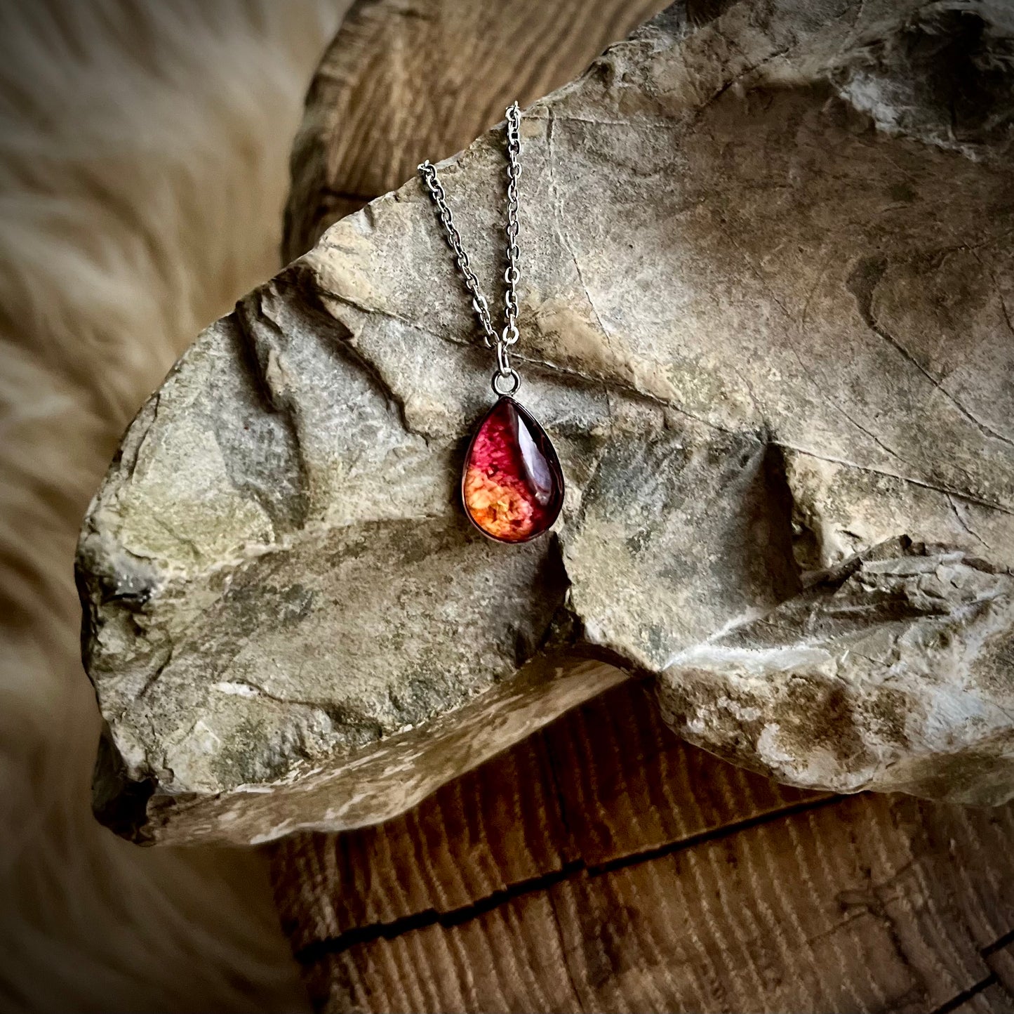 Rose Petal Red Necklace - 17.5x10.5mm