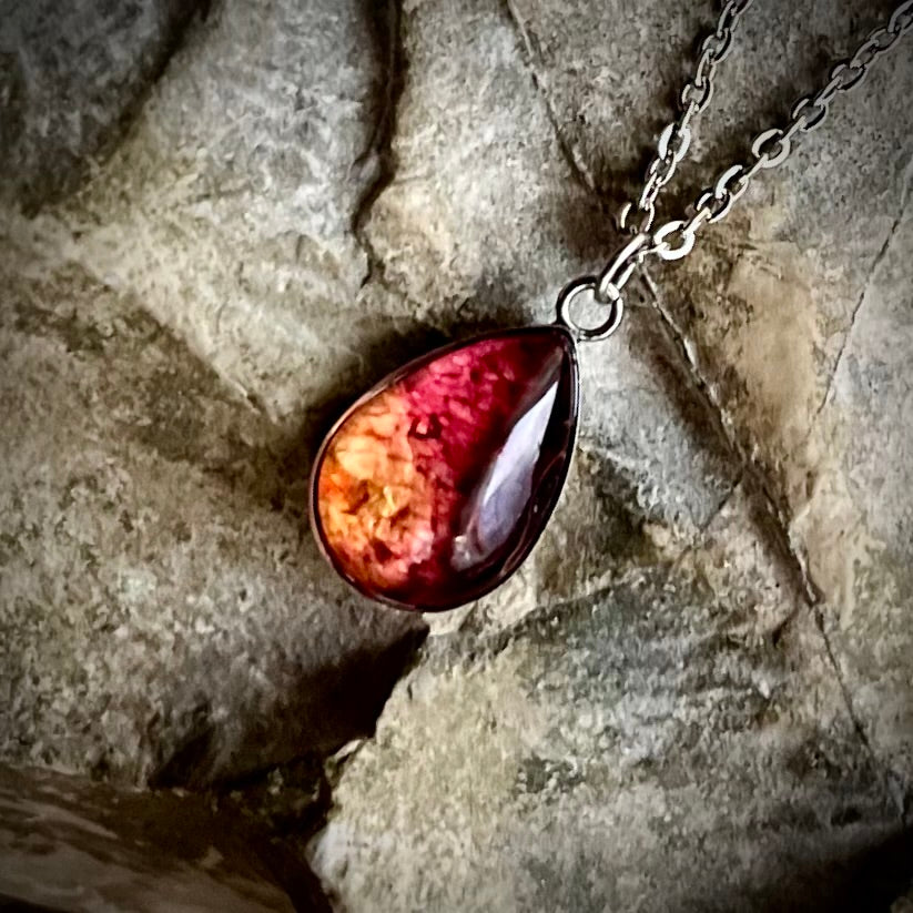Rose Petal Red Necklace - 17.5x10.5mm